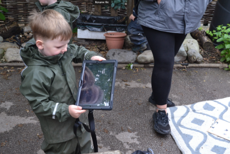 A child using seek