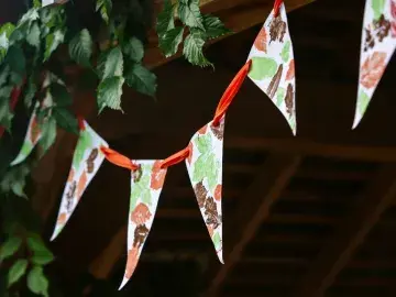 homemade autumn leaf bunting